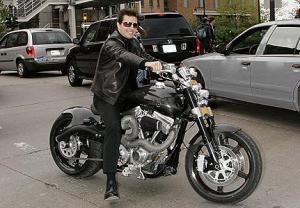 Napi-motoros-Tom-Cruise